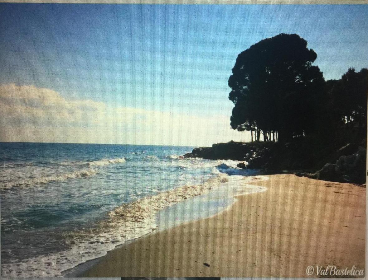 Residence Emilia Santa-Maria-Poggio  エクステリア 写真